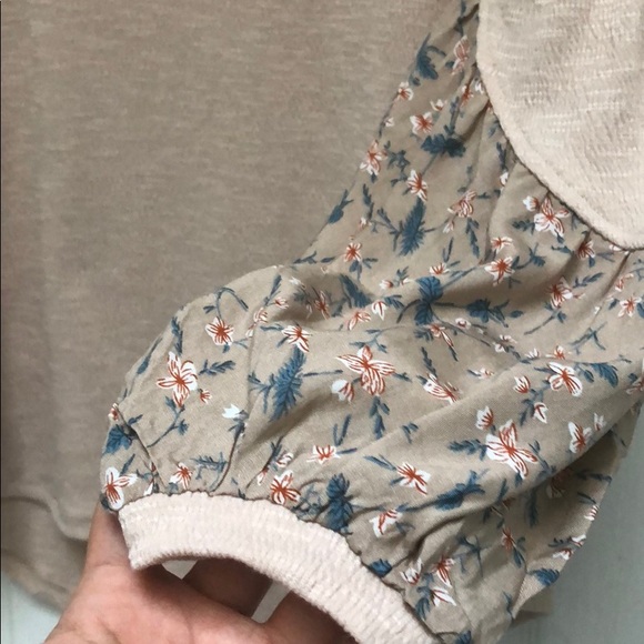 TAUPE PRINT TOP - Picture 5 of 6